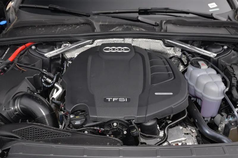 新款奥迪a4l到店运动范十足改装钱给你省了