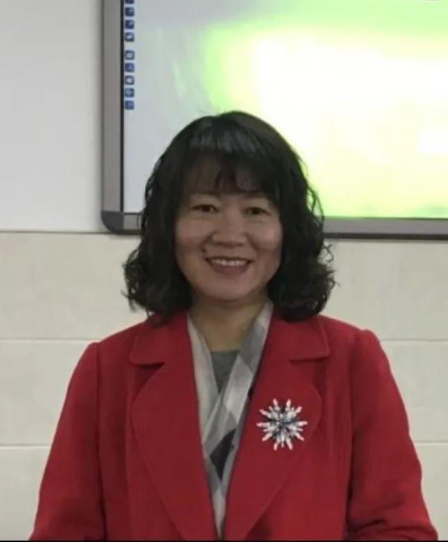 作者简介●今天,明老师带来的是非常优秀的一线英语教研员邓敏老师