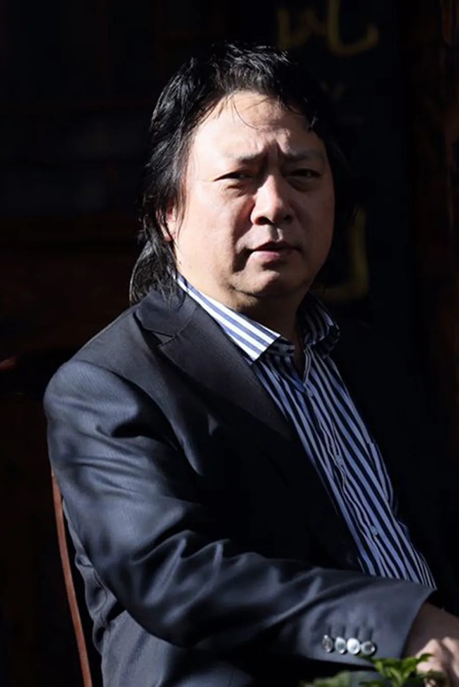 即将远去的火山古村落 180x96m 马琼颜风雨同舟 68x68cm 马琼颜马琼颜