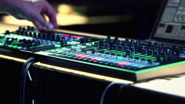 电子音乐与传统音乐的区别