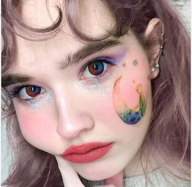 用花在脸上画画还气哭10万秃头少女这个吊打p图神器的小姐姐绝了