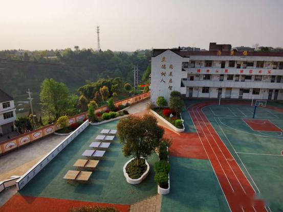 今天,我把安岳县的校园春天寄给你!快来看看有没有你的学校?