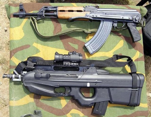 军武世界科幻时尚造型比利时fnf2000突击步枪