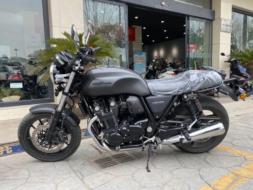 转让江苏宿迁出全新大贸cb1100rs版现车
