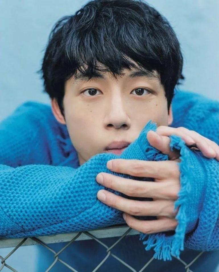 这位盐系男子,是男生第一拍照范本!