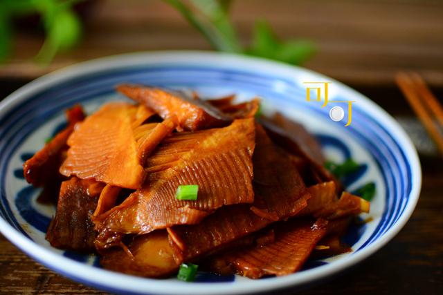 清明前后毛笋上市,红烧油焖入口即化,春天一定要尝尝的鲜嫩滋味