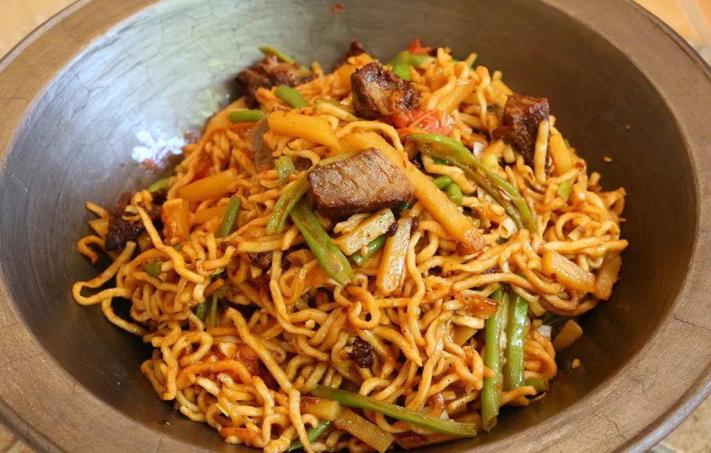 巴盟焖面您吃过吗?小编今天就把这道来自内蒙古的美食特色送给大家.