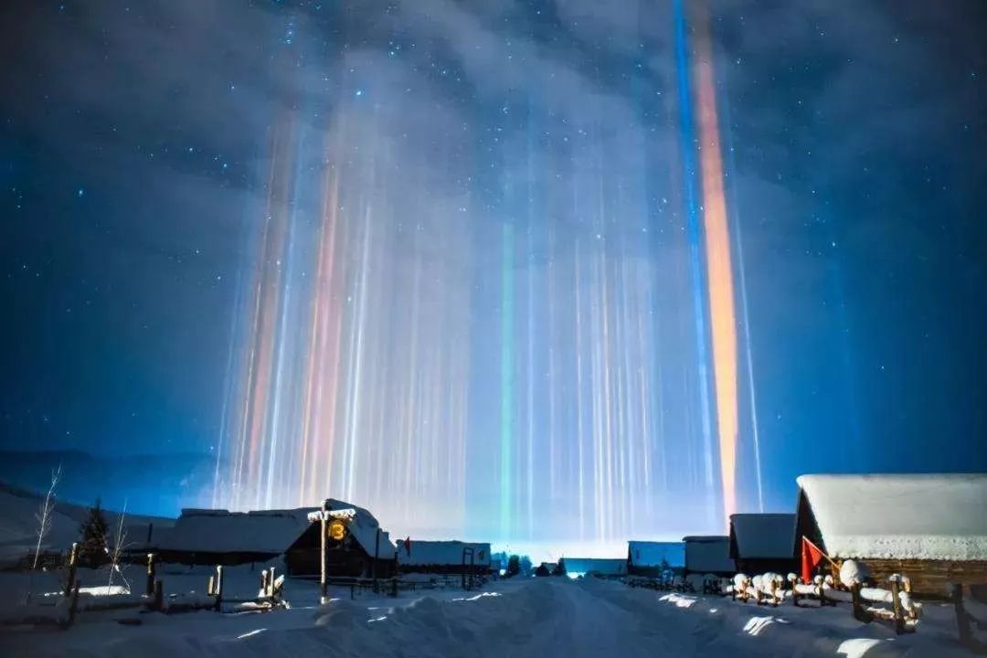 世间奇景,茶卡盐湖最神奇的光柱奇观_网友