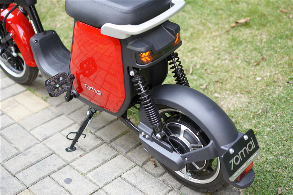 小米众筹智能电动车668英寸彩色触控屏就连小爱同学都用上了