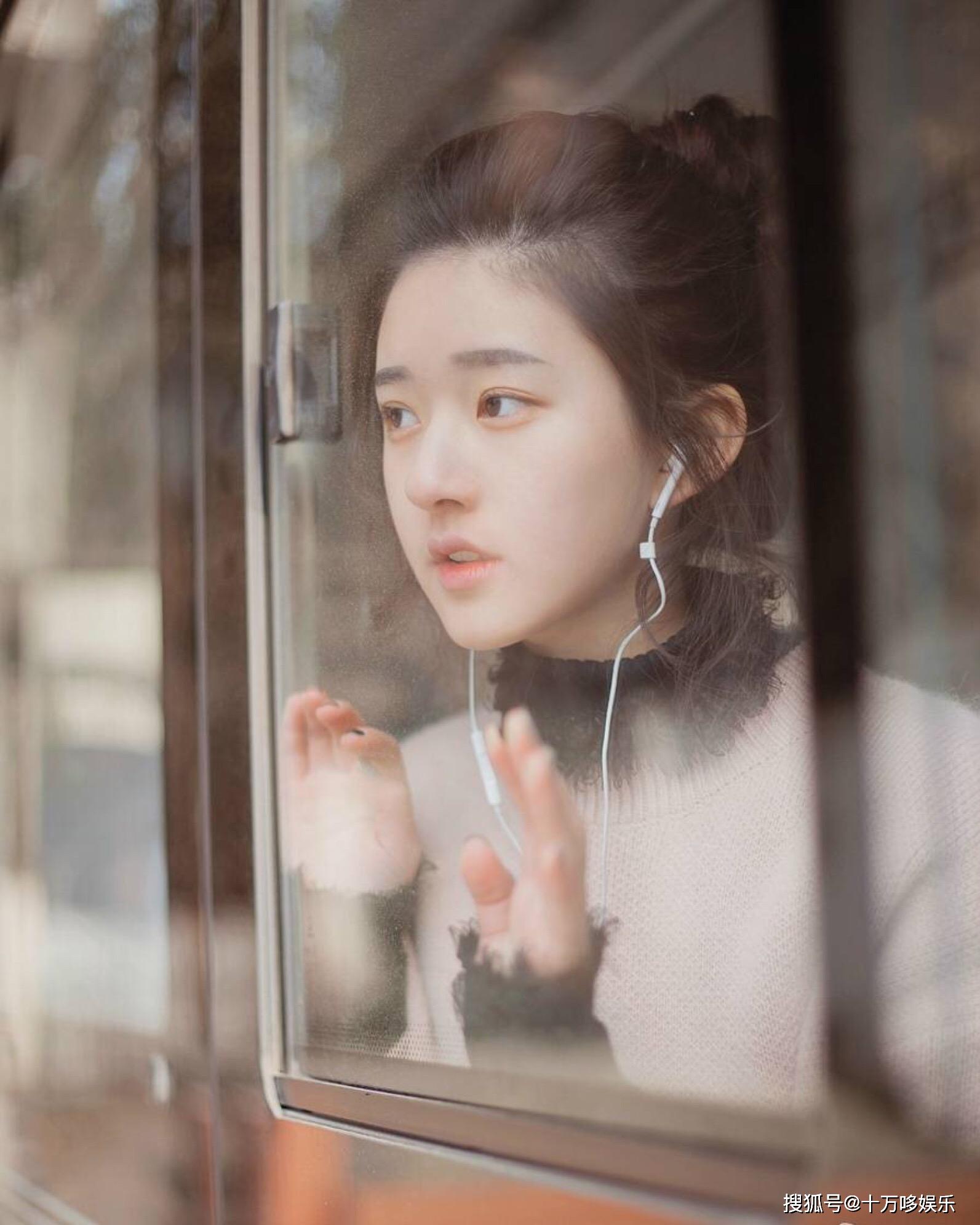 「人美不火系列」赵露思 侧脸杀