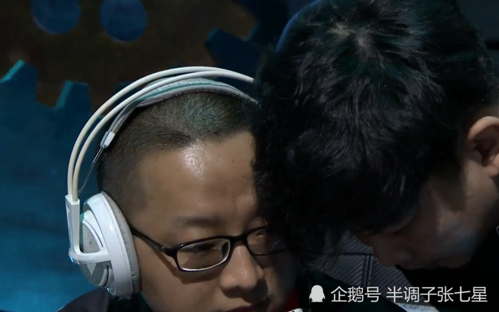 穿越火线cfpl决赛,ag再度夺冠,蛇哥变秃了依然强