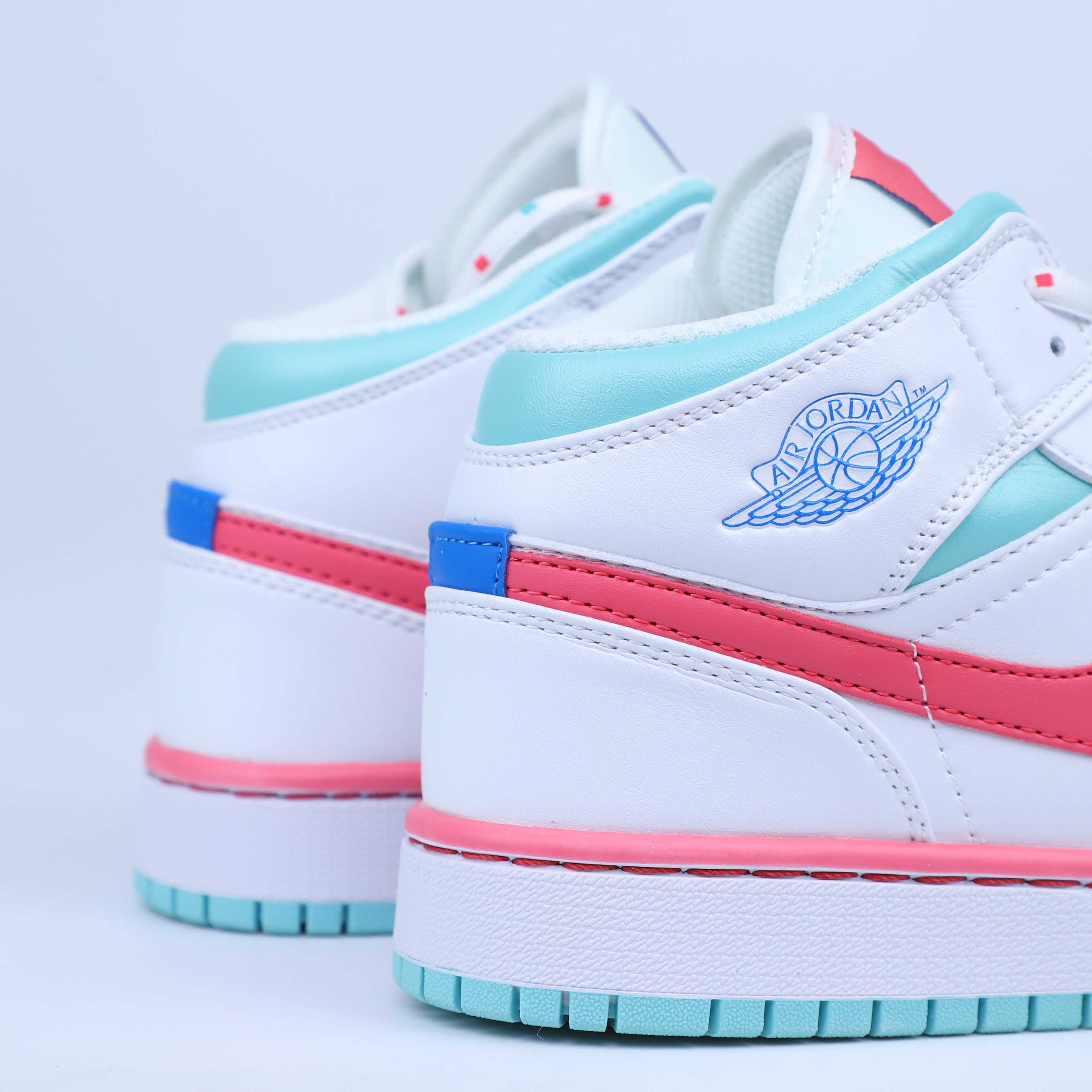 皮蓬大air篮球鞋浅变色和 aj1 digital南海岸 蒂芙尼 草莓粉绿哪个