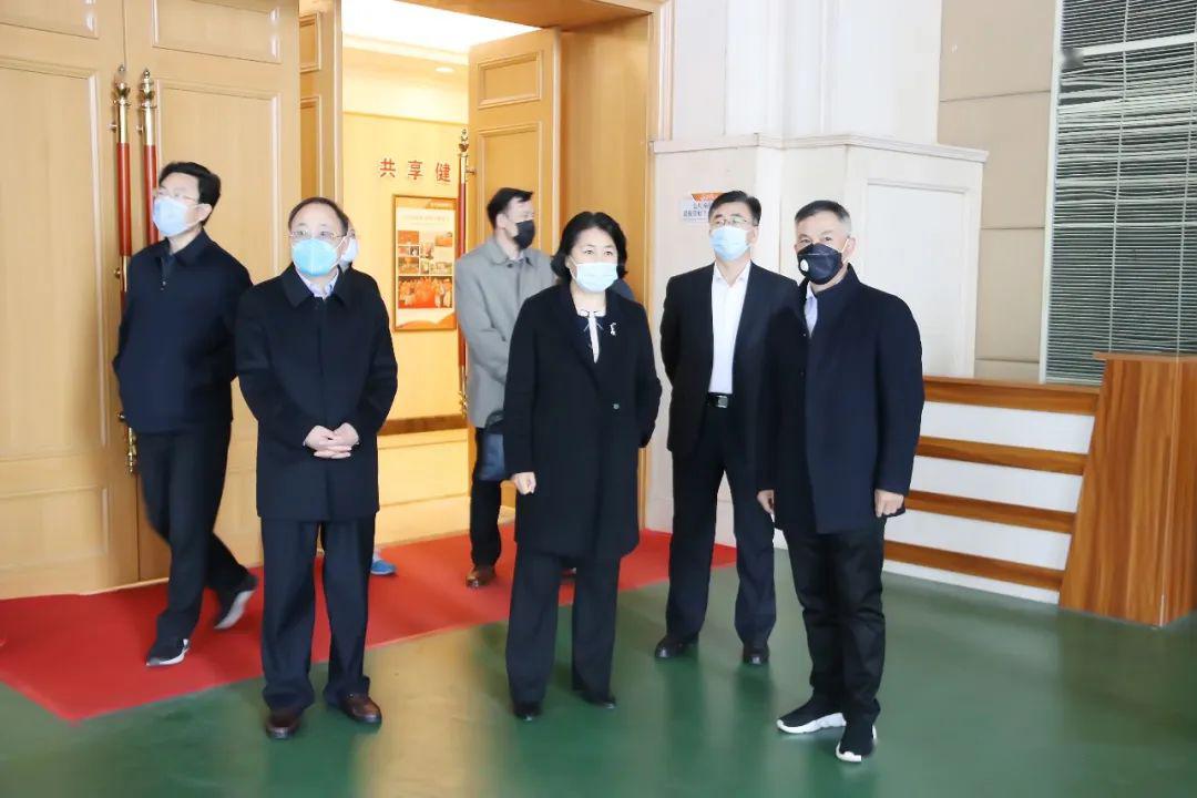 临沂市体育局局长刘艳芬莅临庆华健身调研健身行业安全复工准备工作!