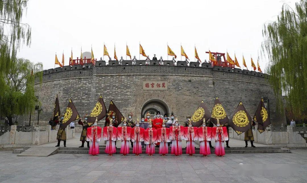 开城迎宾曲阜三孔景区昨日正式恢复开园