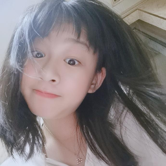 吴启华12岁女儿近照曝光,眼睛超大像洋娃娃,和父亲一模一样_吴熙儿