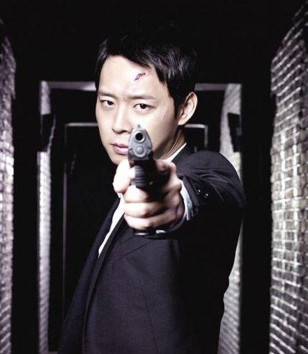 以下几位韩国重量级明星,居然都是左撇子?真的是超乎想像