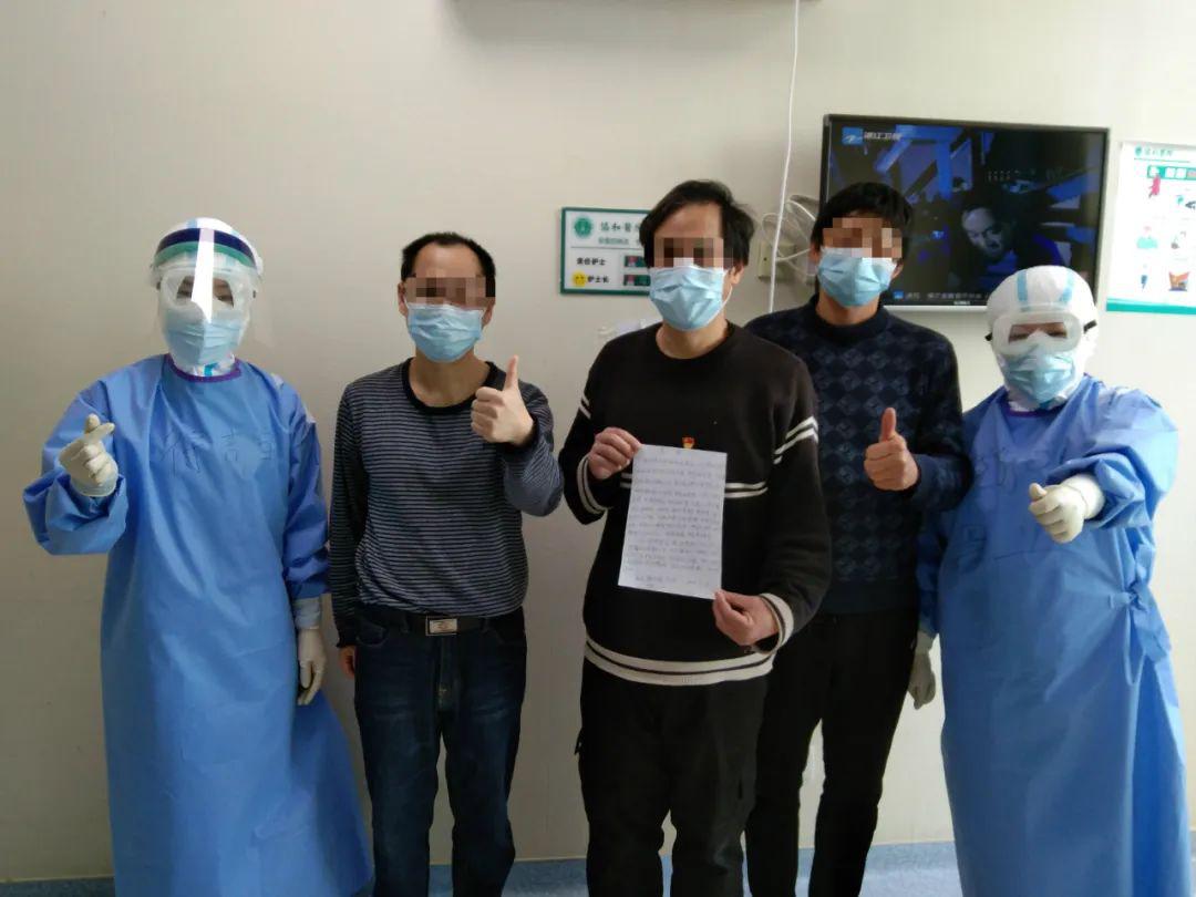 的生日06光荣07小时光08见证09胜利10全家福可敬可爱的"白衣战士"们