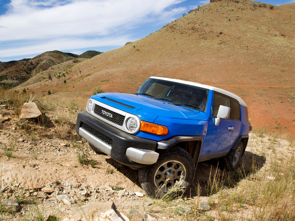 被埋没的经典硬派越野陆巡特立独行的亲兄弟丰田fjcruiser
