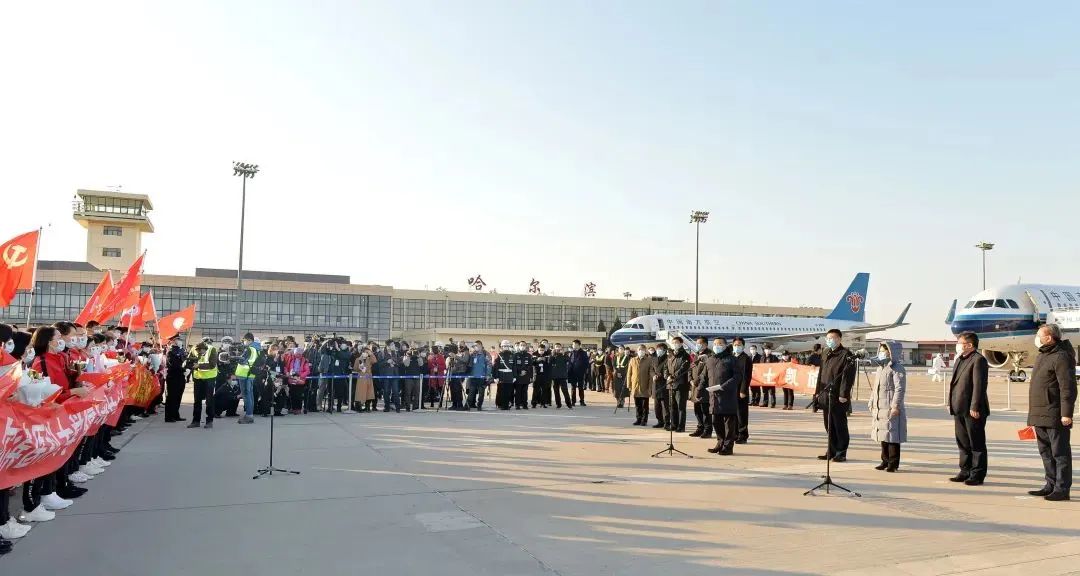 安达发布链接我省第一批第四批援鄂医疗队凯旋张庆伟到机场迎接