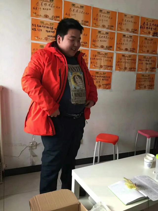 25岁男教师半年瘦身41斤自创食谱越吃越瘦坦言减肥别挨饿