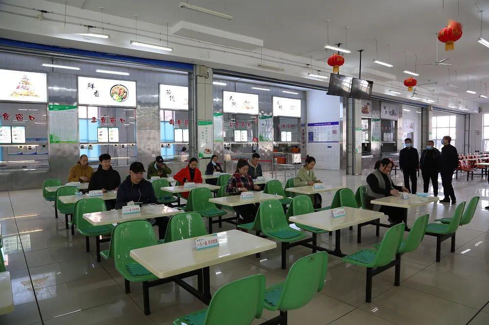 东北石油大学后勤管理处开展疫情防控工作演练_食堂