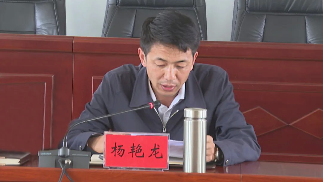 学习活动中,市级领导茶春桥,杨艳龙,黄佳斌,杨存宝分别围绕主题作专题