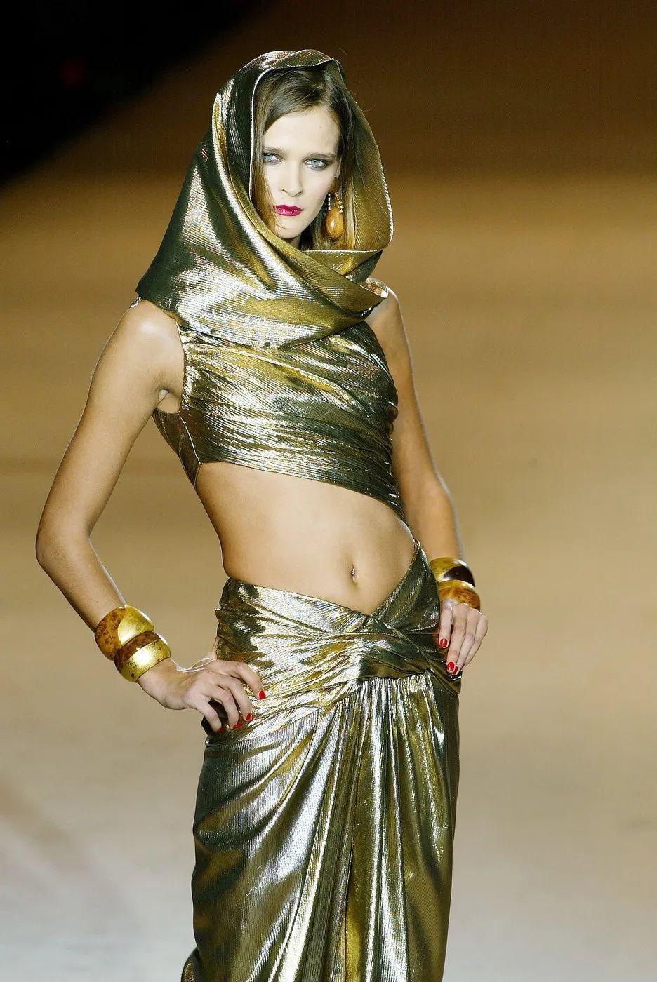 20年前被称为卡神的carmenkass从模特顶端到竞选议员最终富可敌国