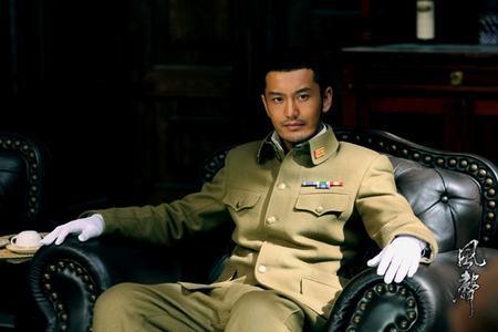 的表现只能归功于少年灵气,那么《风声》里黄晓明塑造了武田心狠手辣