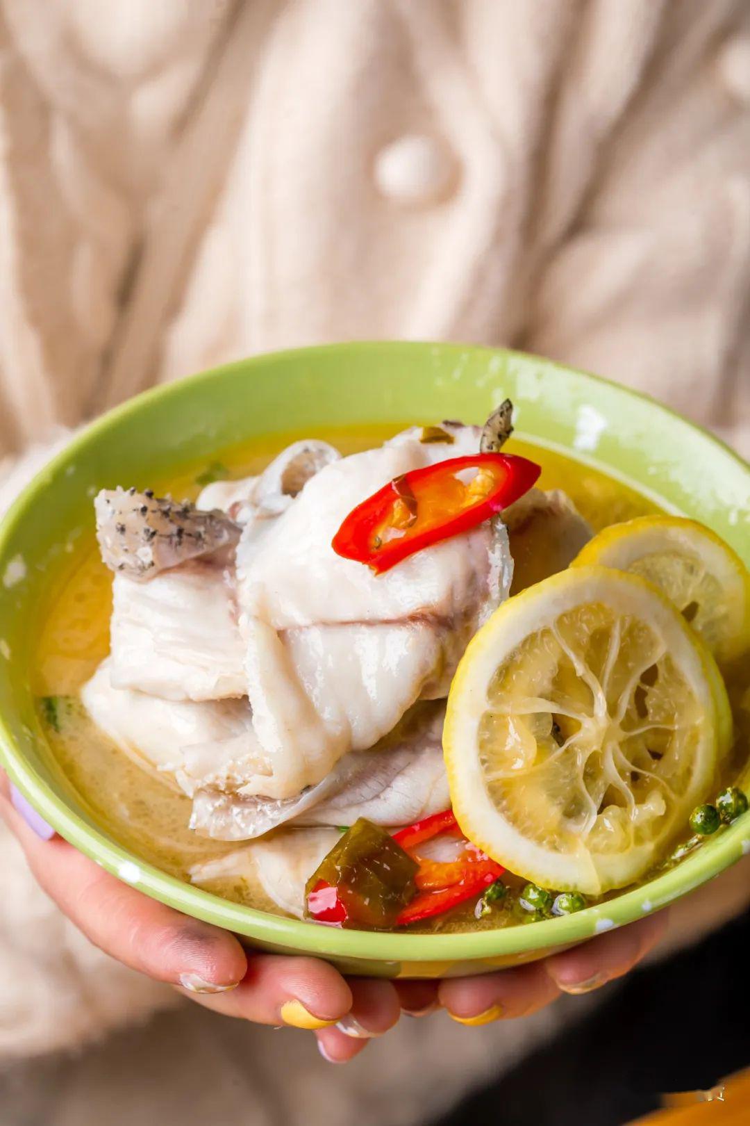 2百吃不腻の水煮黑鱼喜欢重口味的朋友,直接闭着眼睛点水煮鱼