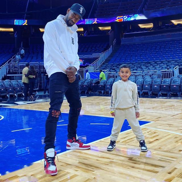 长得像吗特伦斯罗斯更新ins晒与儿子合影