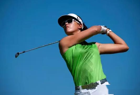 预约报名专为高尔夫爱好者打造张梅瑜伽分享会