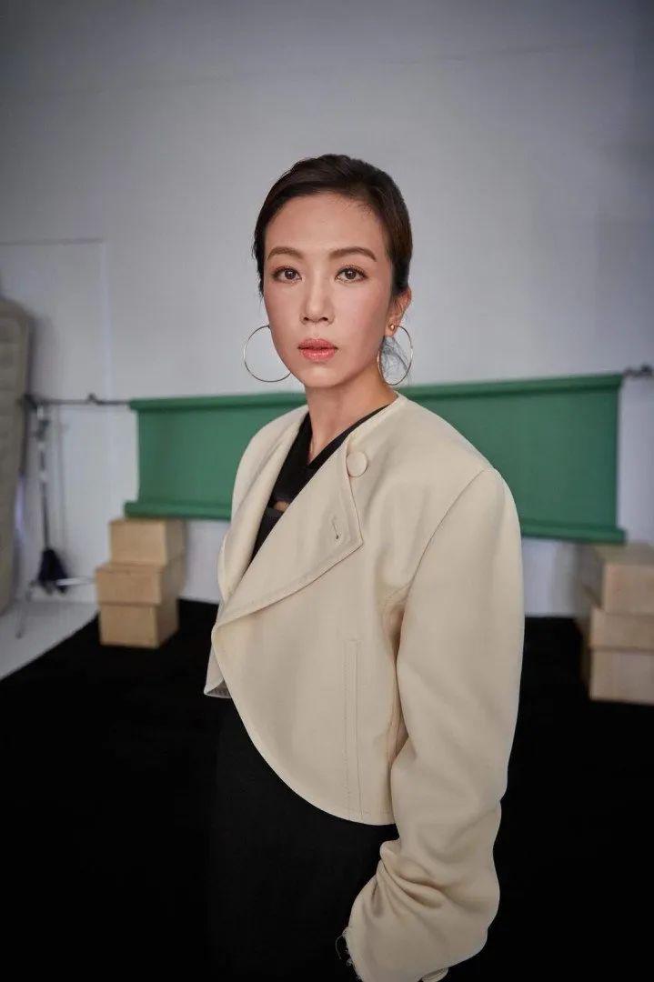 萧敬腾女友大他14岁又一经纪人上位成功