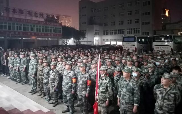 原创四川省凉山军分区700余名民兵昼夜鏖战降火魔