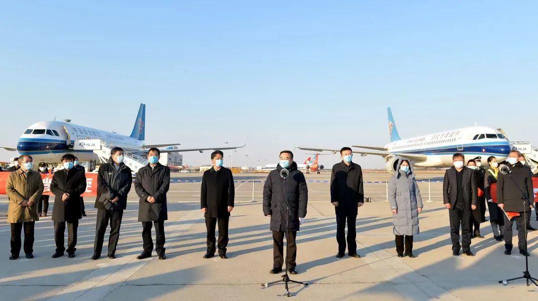 安达发布链接我省第一批第四批援鄂医疗队凯旋张庆伟到机场迎接