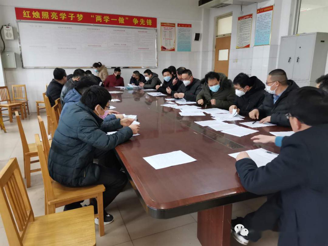 春風春雨千里行雨潤學子送深情安丘市青雲學府開展春催桃李雨潤學子