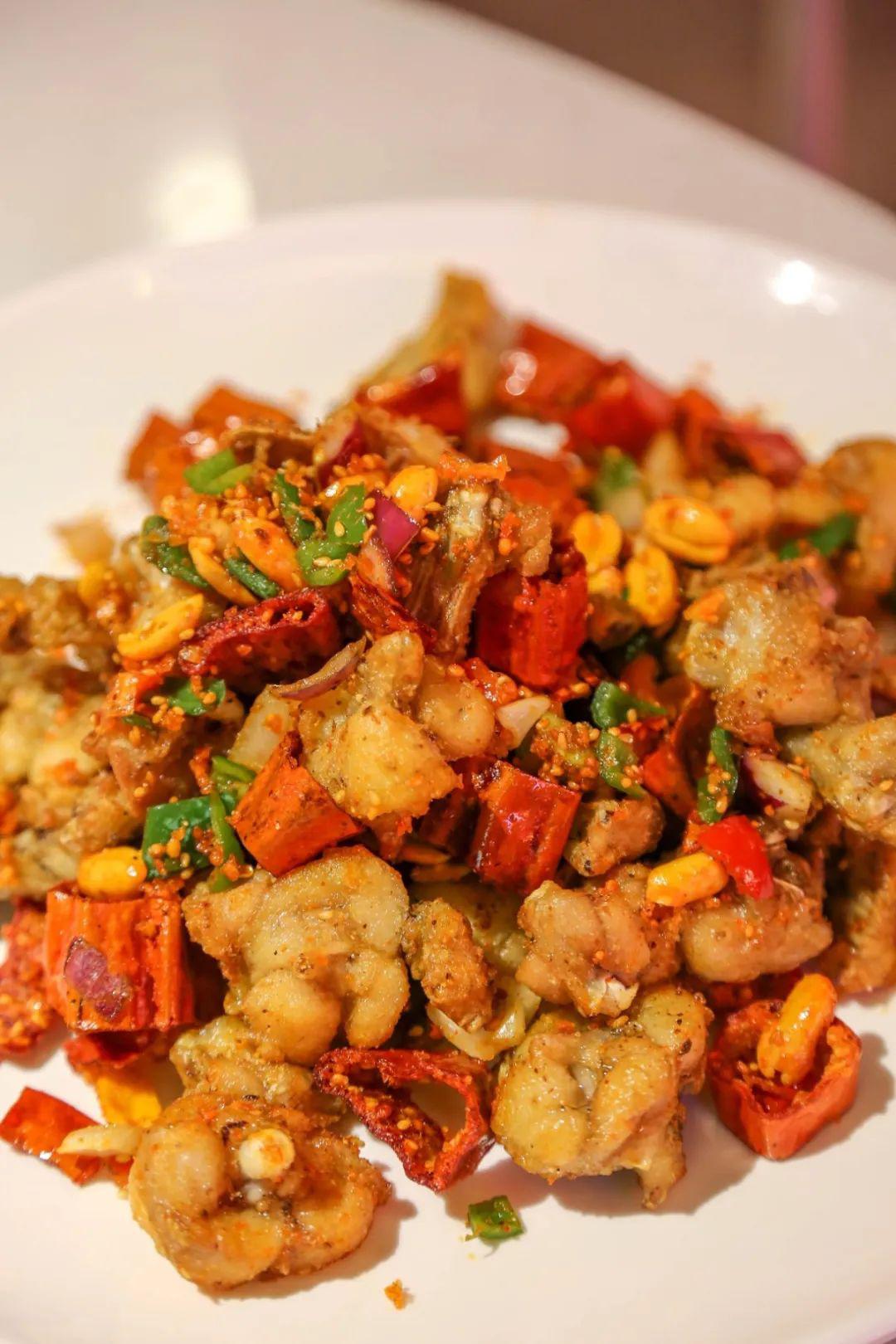 单点满3斤,还赠送一份免费的牛蛙,椒盐和簋街香辣口味任选哦!