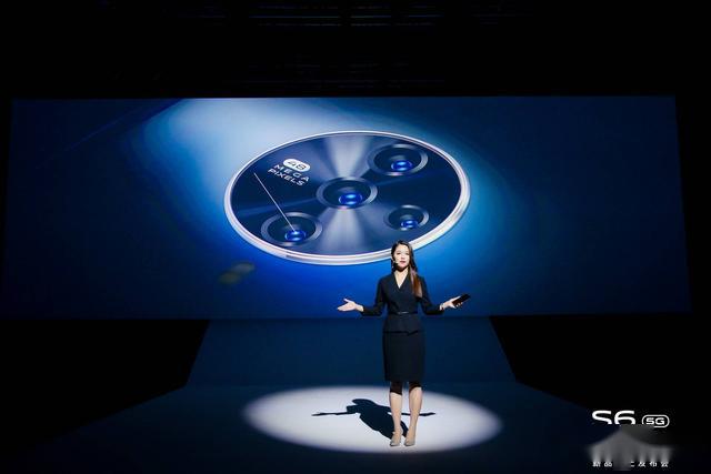 通过现场发布会现场vivo s系列产品经理张佳瑶讲解也可以看出,vivo s6