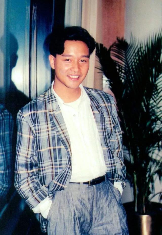 张国荣当年有多潮港风西装穿成经典复古绅士哥哥太厉害