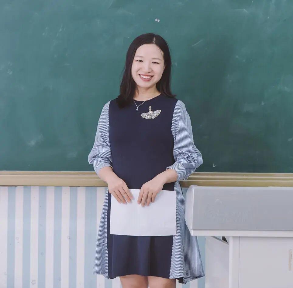 曾荣获全国信息技术与课程整合优质课一冉,课例被评为"一师一优课"