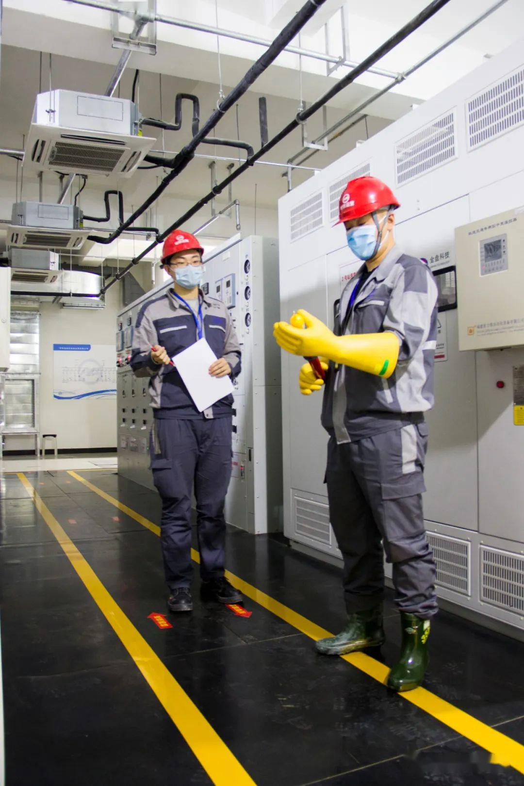 地铁运营公司供电车间开展南店工区模拟站用变失电应急演练