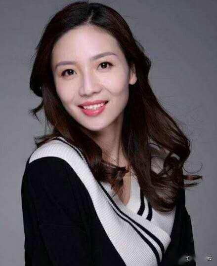 魏秋月发动态晒美图,网友直呼太漂亮了!可惜看不到赛场上的月神