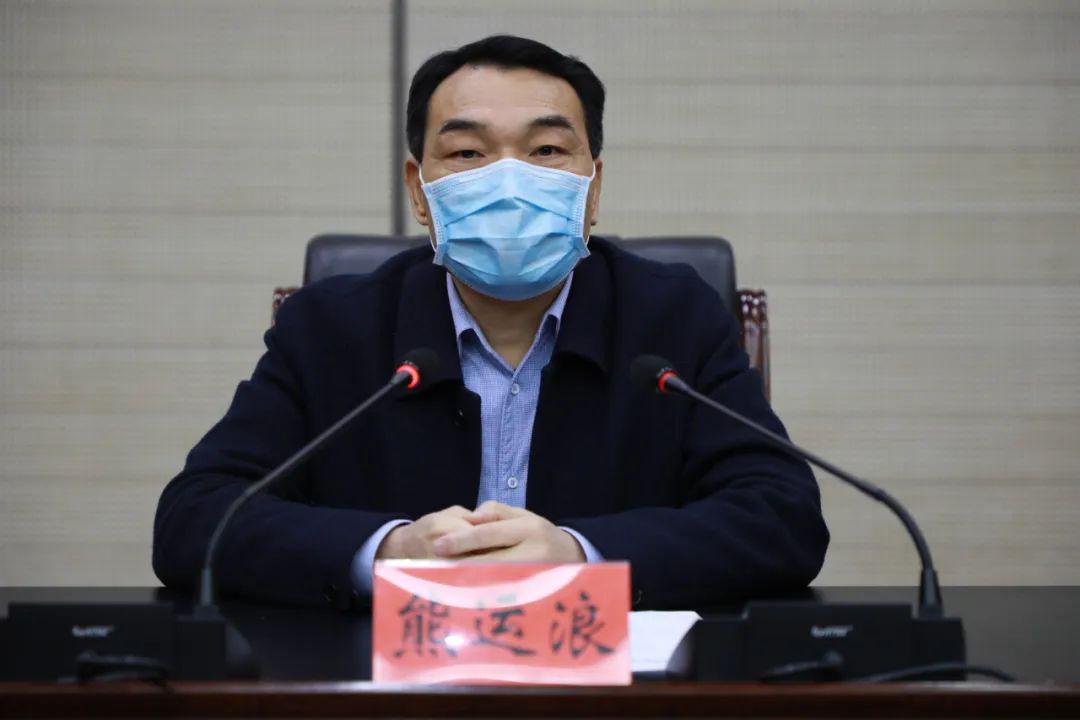 熊运浪,县委副书记,县政府县长陈翔,县委常委潘凌,吴华,汪众华,陈奇勇