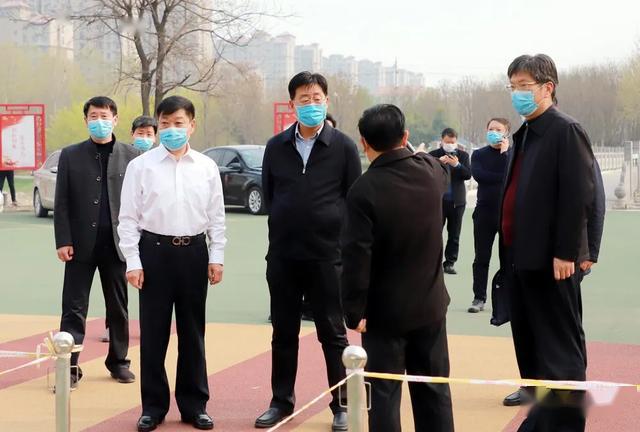 3月31日下午,副市长薛志杰到温县调研疫情防控,开学准备和尖子生培养