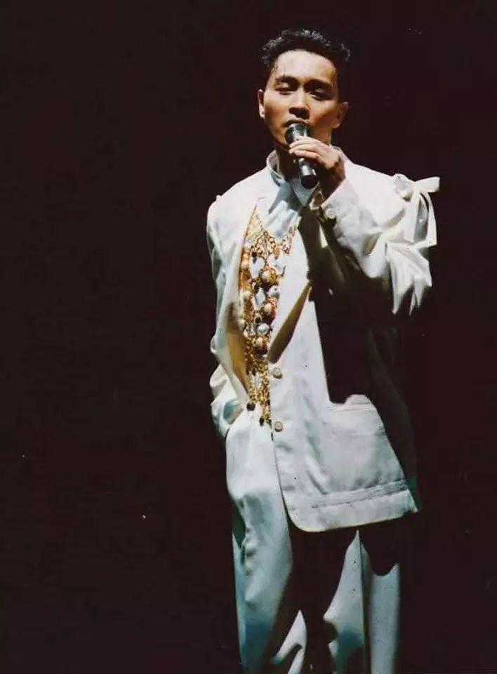 张国荣逝世17年被全球悼念他凭什么