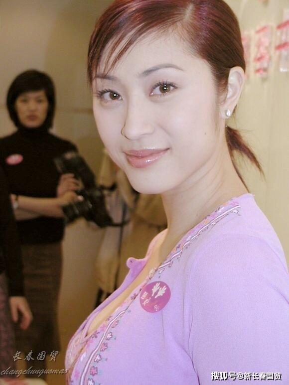 陈法蓉早年旧照曝光五官精致清纯靓丽满脸胶原蛋白