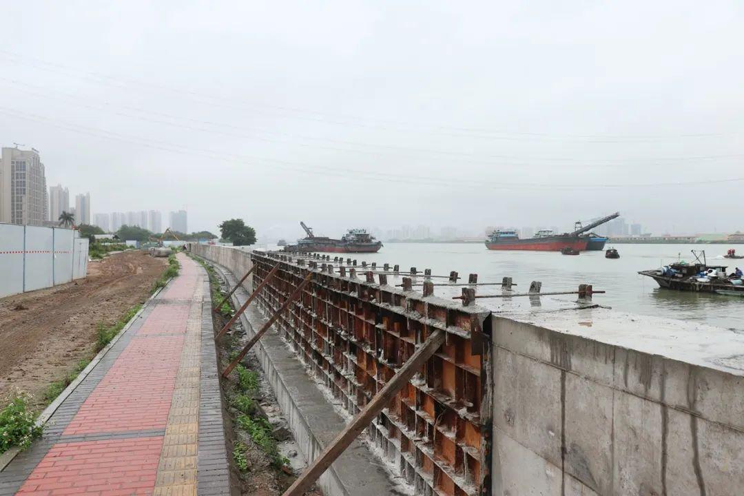 水闸等穿堤建筑物建设年代久远存在严重的安全隐患而新塘大围(铁塔路