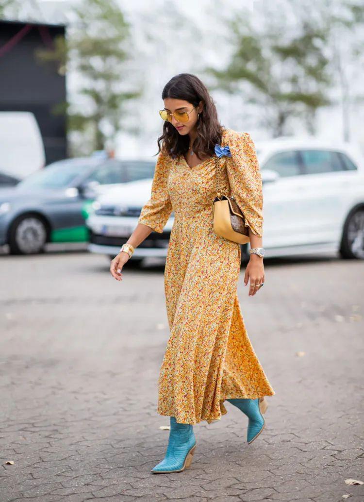 如果不想全身重点太多,就用裸色系的鞋子搭配它.