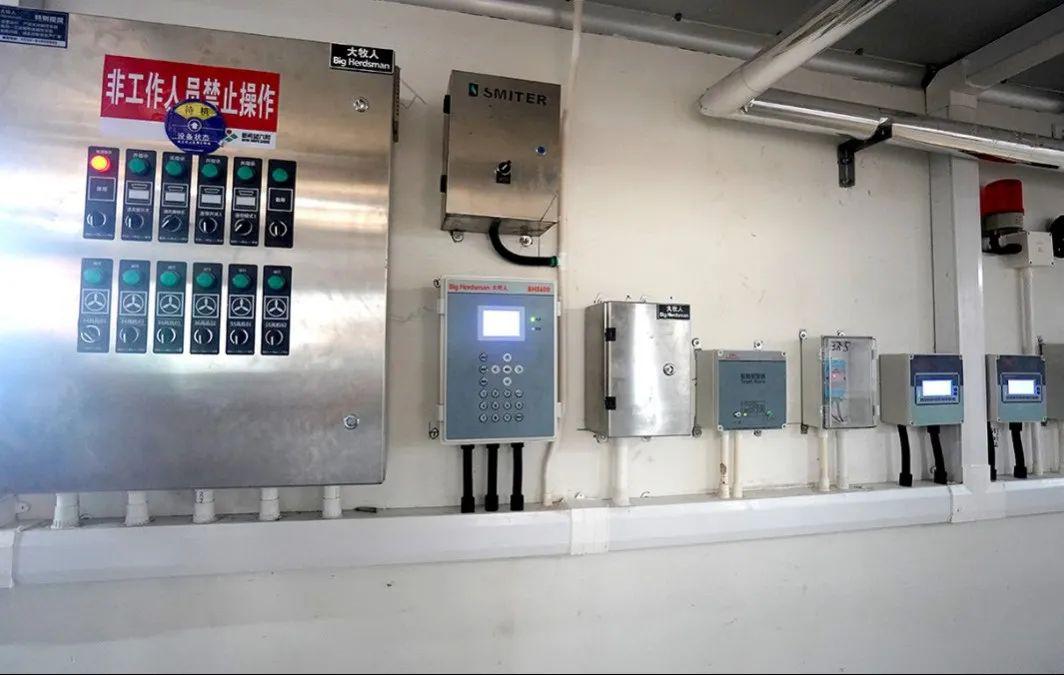 大牧人bh8600环控器智慧猪舍的环境指挥官