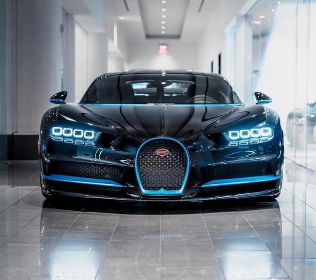 《太阳报》报道,c罗已经订购了一辆限量版布加迪centodieci跑车,价格