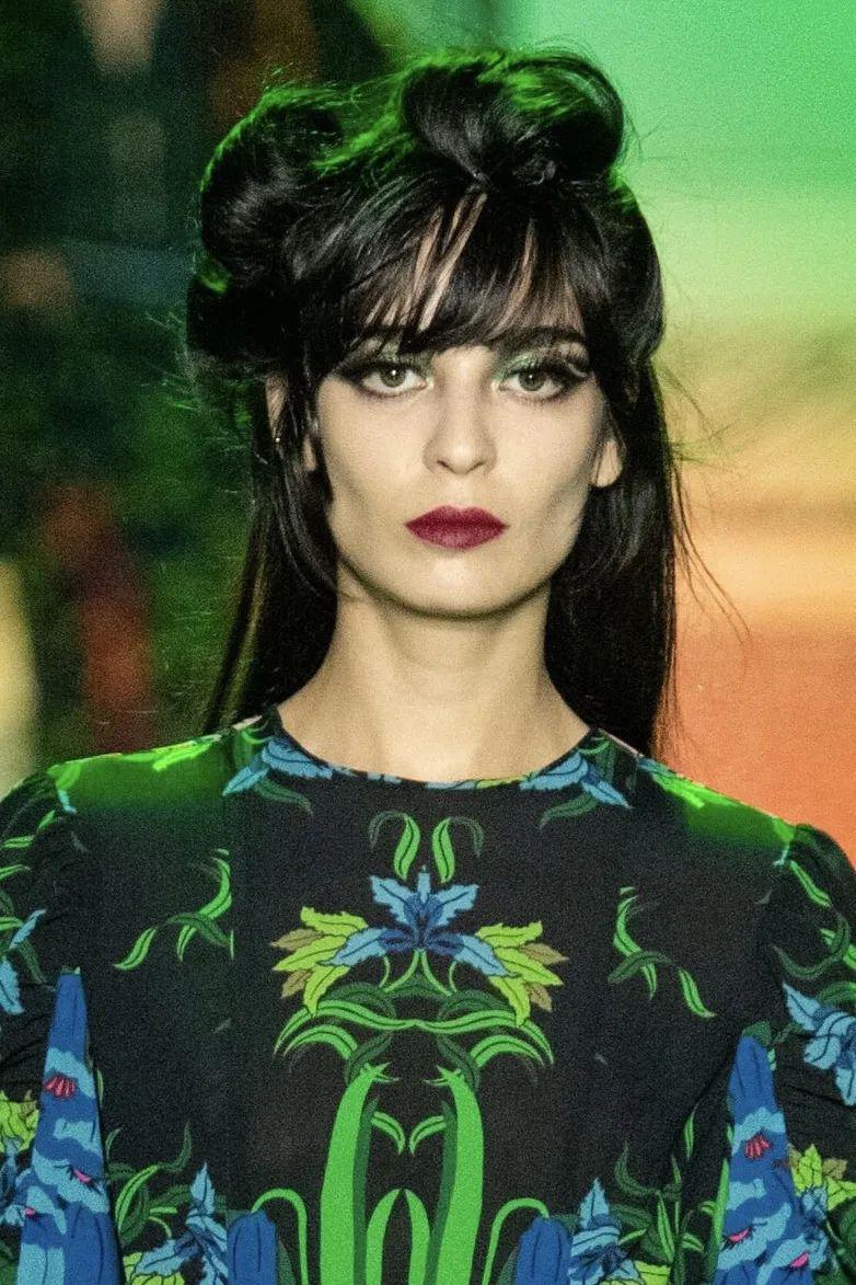 柔雾唇膏m wn293 rmb 240 gucci 古驰 倾色丝润唇膏 #603玛丽娜紫罗兰